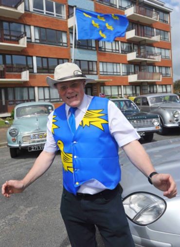 cllr-paul-lendon-in-bexhill-on-sea-sussex-day-2013-2