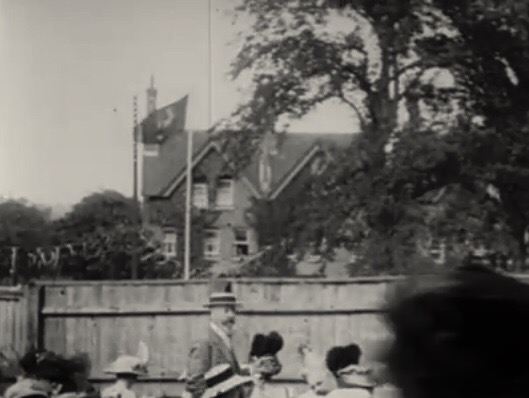 84182035_573464723359140_7210079147374200824_n