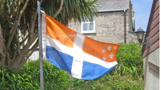 the-scillonian-cross-flies-at-the-vine-cafe-bryher-scilly-isles